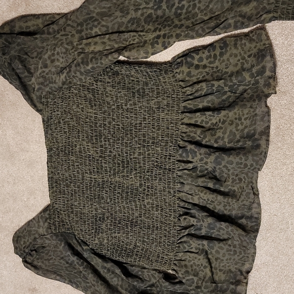 Nine West Ruched Animal Print top - Picture 2 of 5